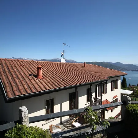 Villa The On The - Happy Baveno